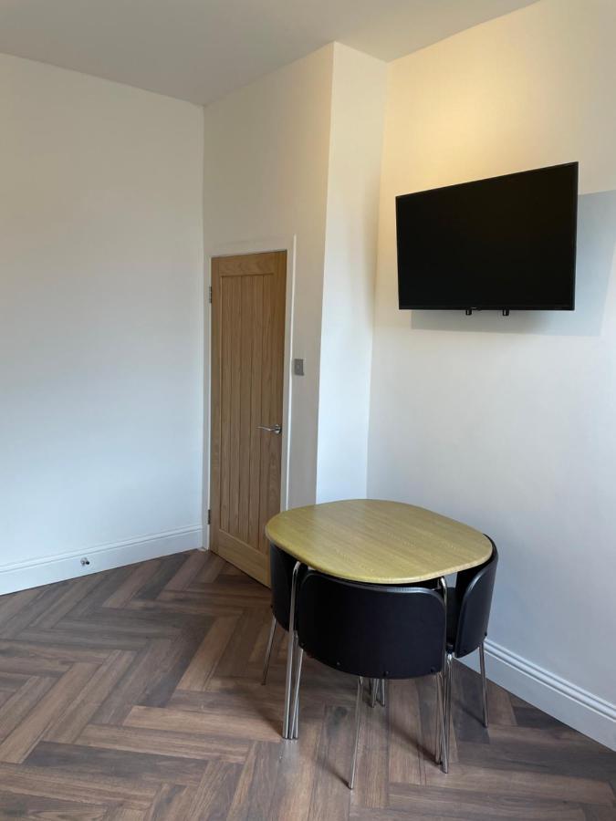 Glasgow Airport Apartments بيزلي المظهر الخارجي الصورة