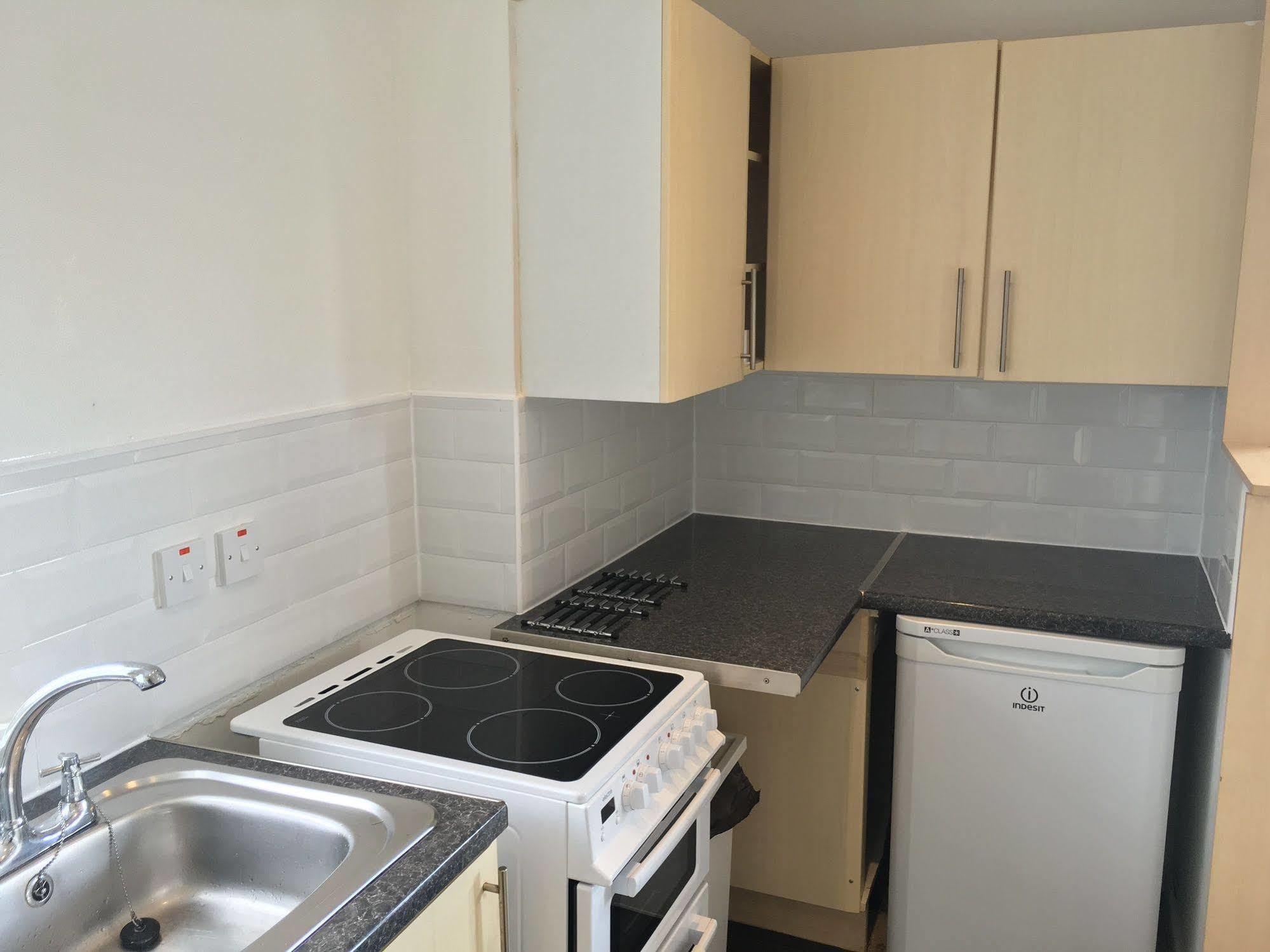 Glasgow Airport Apartments بيزلي المظهر الخارجي الصورة