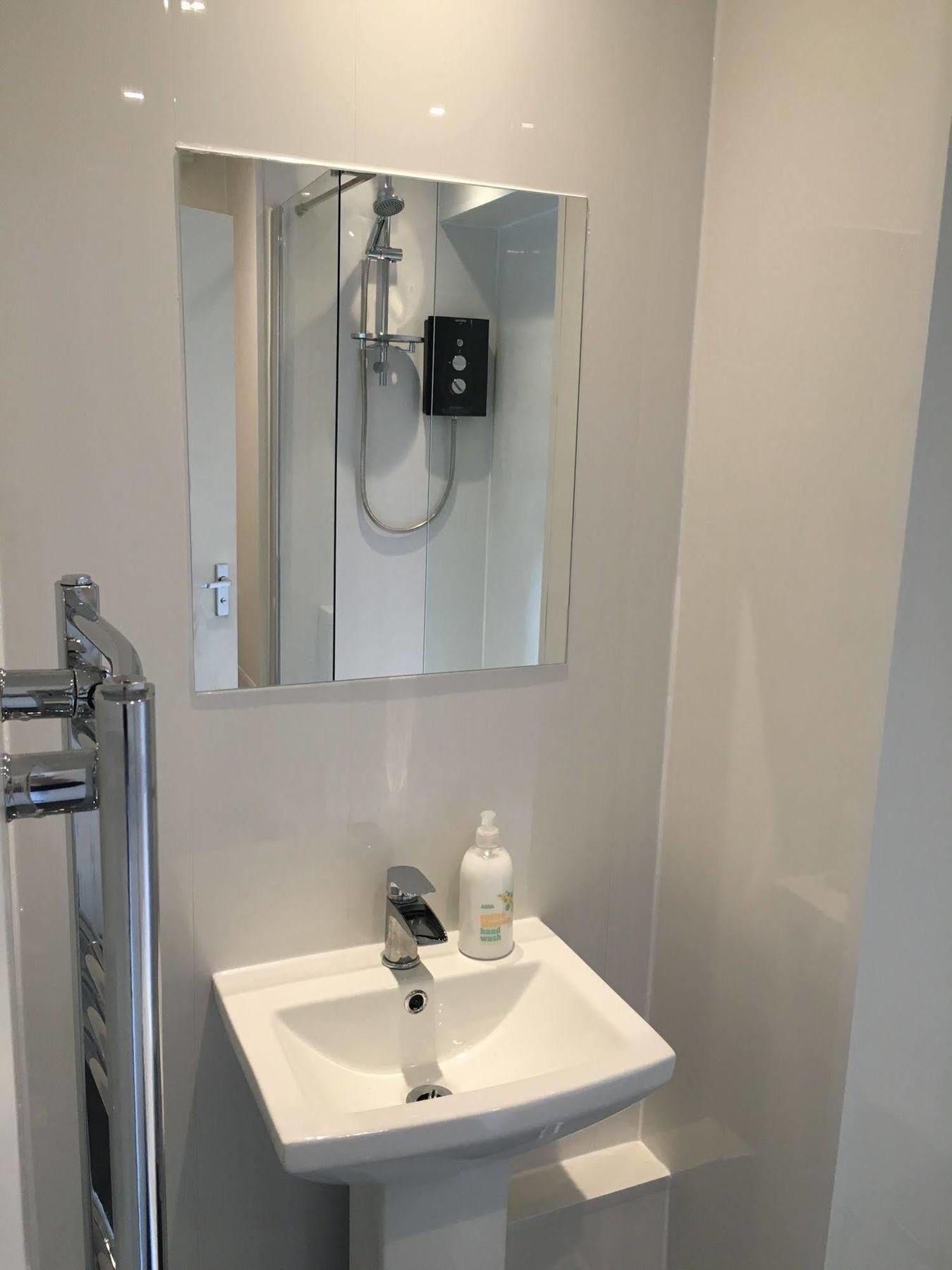 Glasgow Airport Apartments بيزلي المظهر الخارجي الصورة