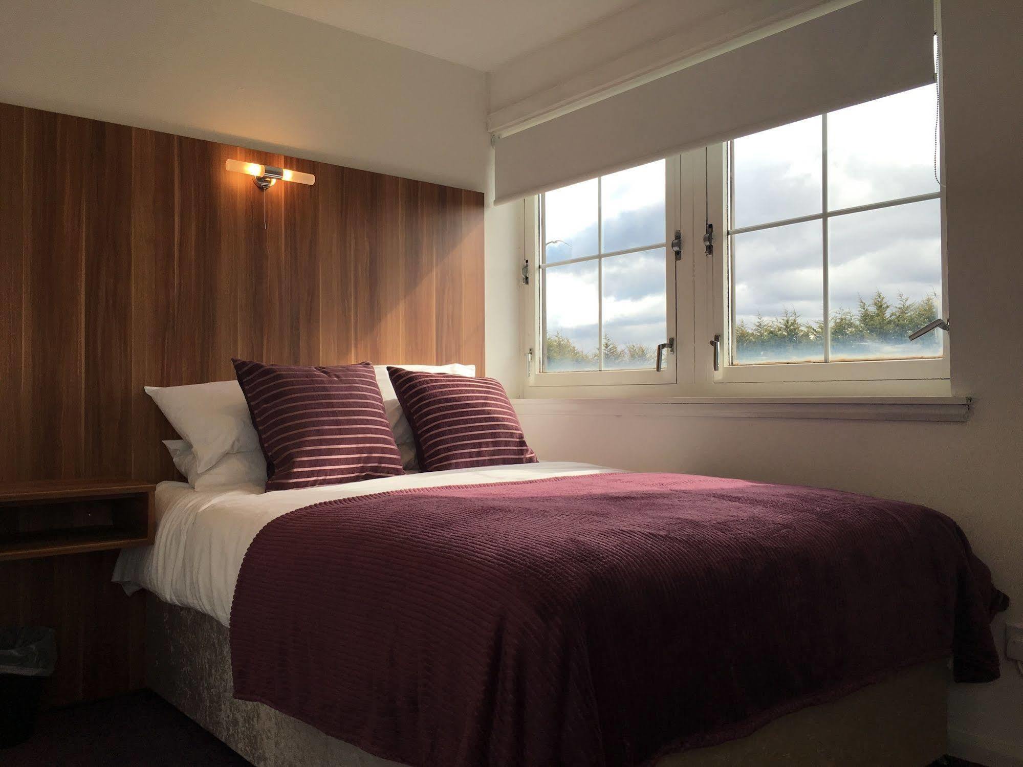 Glasgow Airport Apartments بيزلي المظهر الخارجي الصورة